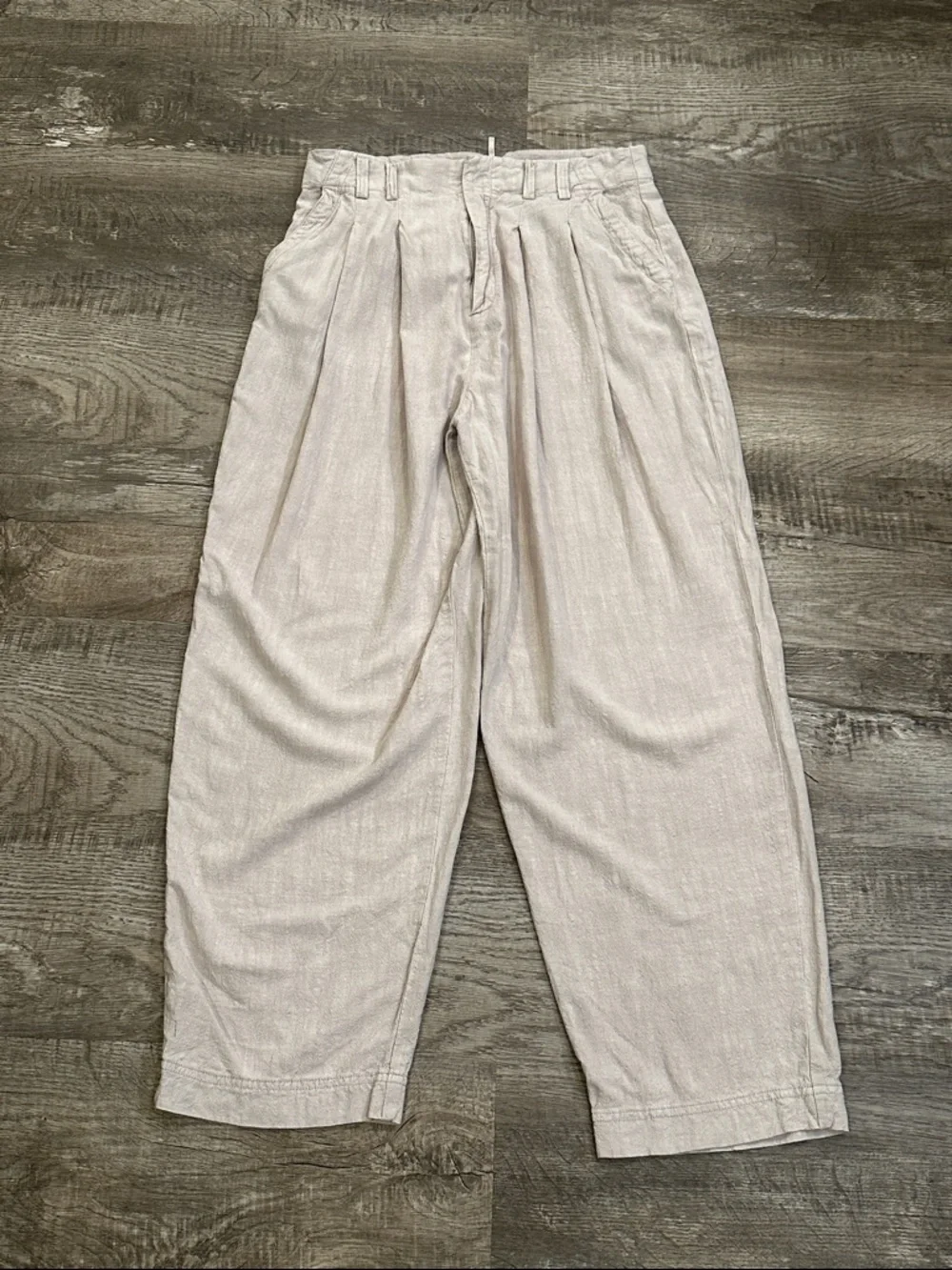 Free People Calla Pleated‎ Trouser in Light Beige - Size 8